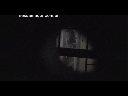 ❤️ 블론디는 중공 벽돌 뒤에 숨겨진 이웃 뱃사공에 의해 비밀리에 비디오에 녹화됩니다. ❌ 섹스 포르노에서 ko.cbddeluxe.top ﹏